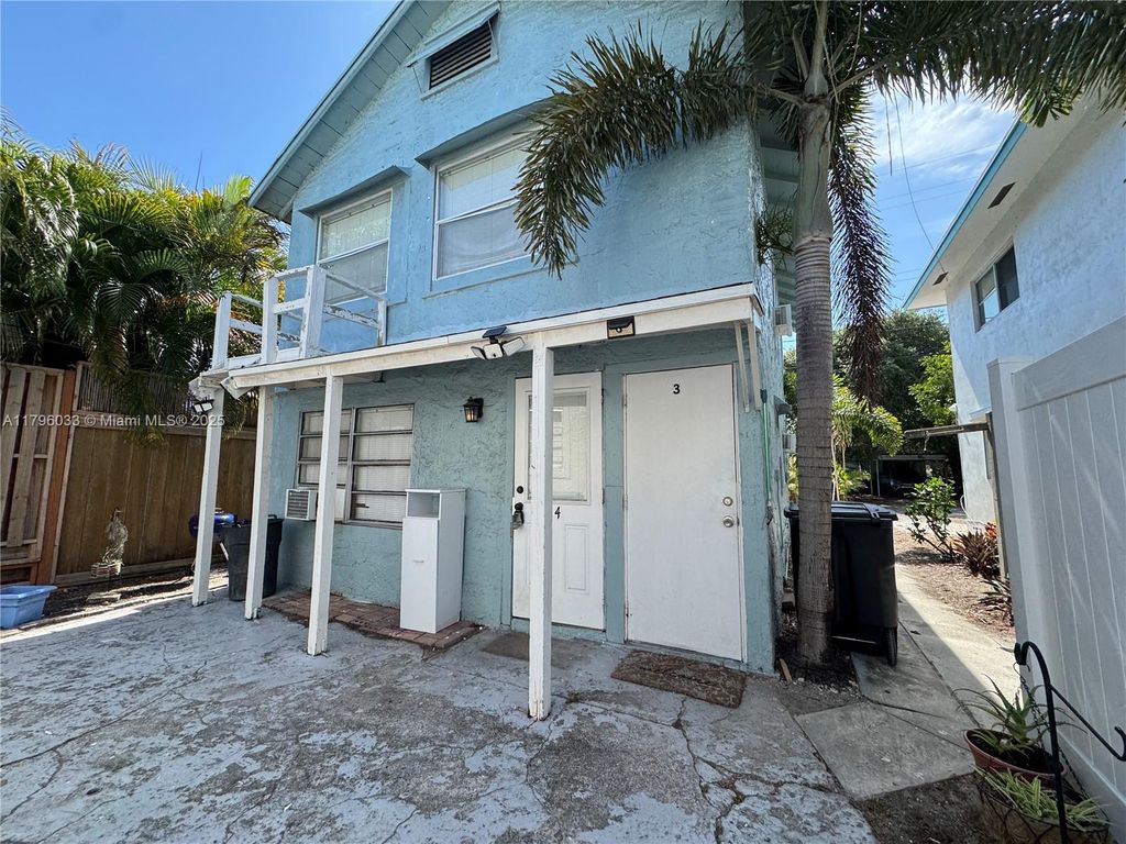 Photo of 225 N K St #4, Lake Worth, FL 33460 (MLS # A11796033)