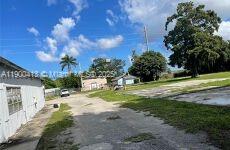 View photos, virtual tours, details... 12181 Everglades St