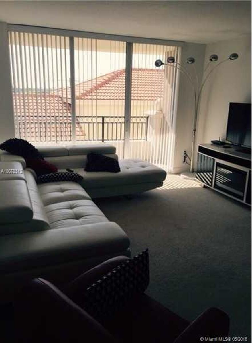 BEAUTIFUL UNIT! 2 BEDS, 2 BATHS. STAINLESS APPLIANCES AND GRANITE COUNTERTOPS. INCLUDES WATER, CABLE AND INTERNET. 24 HRS CONCIERGE. AMENETIES INCLUDE: GYM, POOL, SAUNA, AND BUSINESS CENTER. THE UNIT HAS A STORAGE.