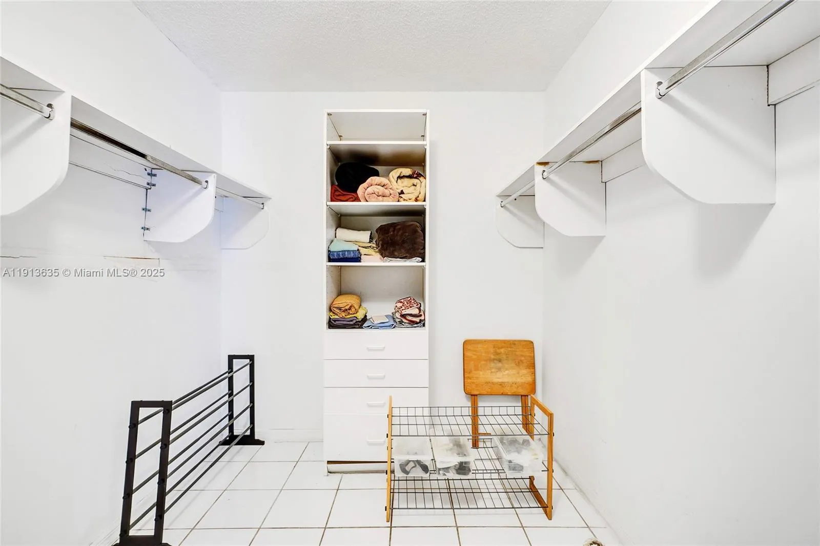 Miami, Florida 33193, United States, 4 Bedrooms Bedrooms, ,2 BathroomsBathrooms,Residential,Active,244815