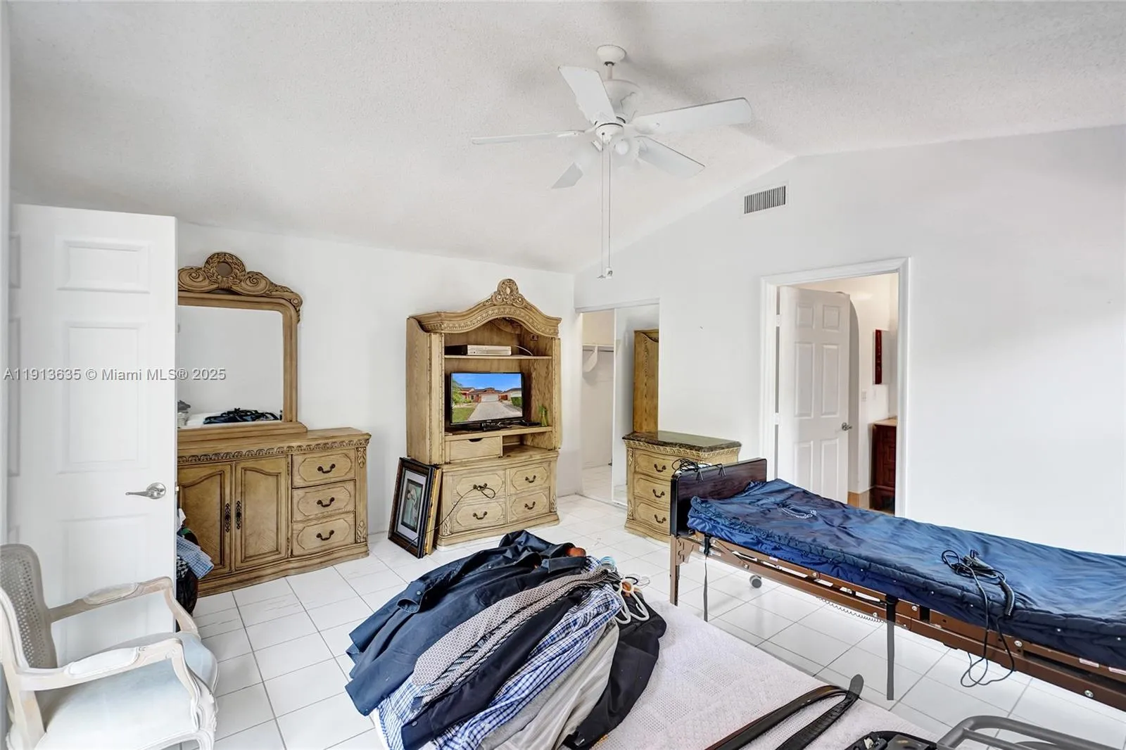 Miami, Florida 33193, United States, 4 Bedrooms Bedrooms, ,2 BathroomsBathrooms,Residential,Active,244815