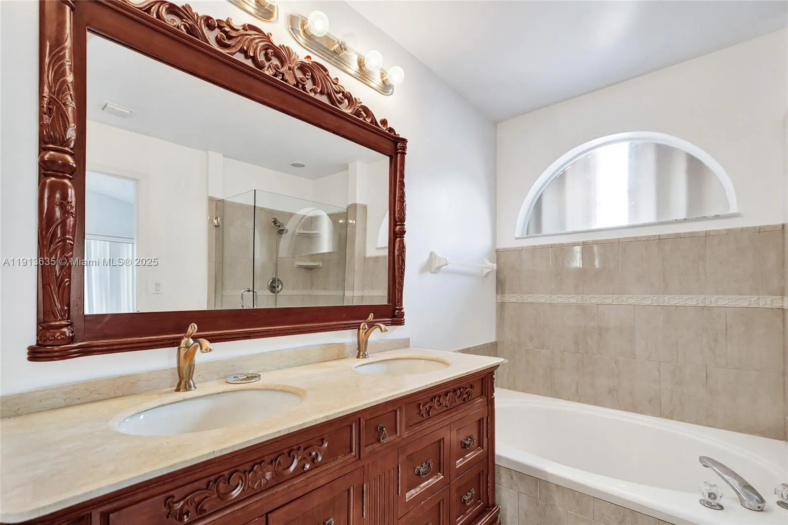 Miami, Florida 33193, United States, 4 Bedrooms Bedrooms, ,2 BathroomsBathrooms,Residential,Active,244815