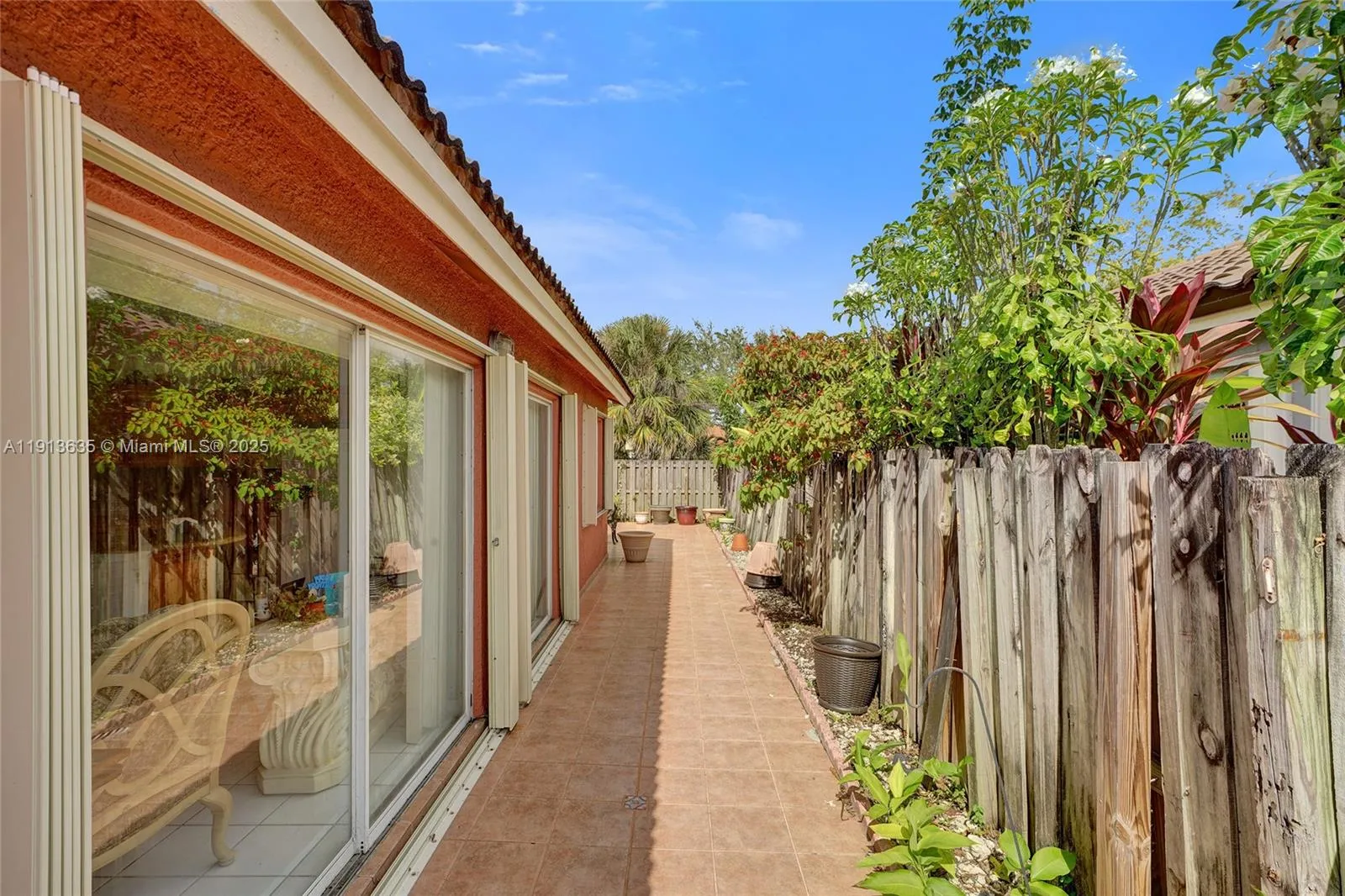 Miami, Florida 33193, United States, 4 Bedrooms Bedrooms, ,2 BathroomsBathrooms,Residential,Active,244815