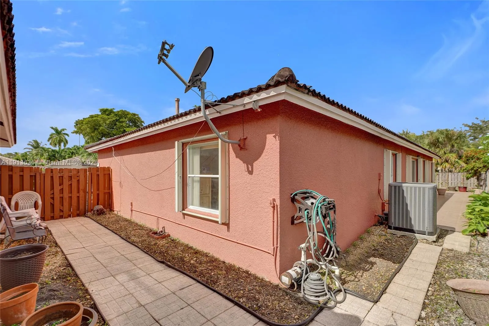 Miami, Florida 33193, United States, 4 Bedrooms Bedrooms, ,2 BathroomsBathrooms,Residential,Active,244815