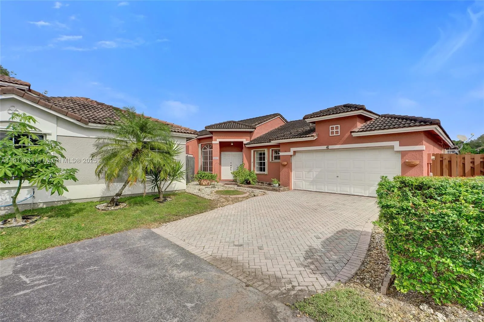 Miami, Florida 33193, United States, 4 Bedrooms Bedrooms, ,2 BathroomsBathrooms,Residential,Active,244815