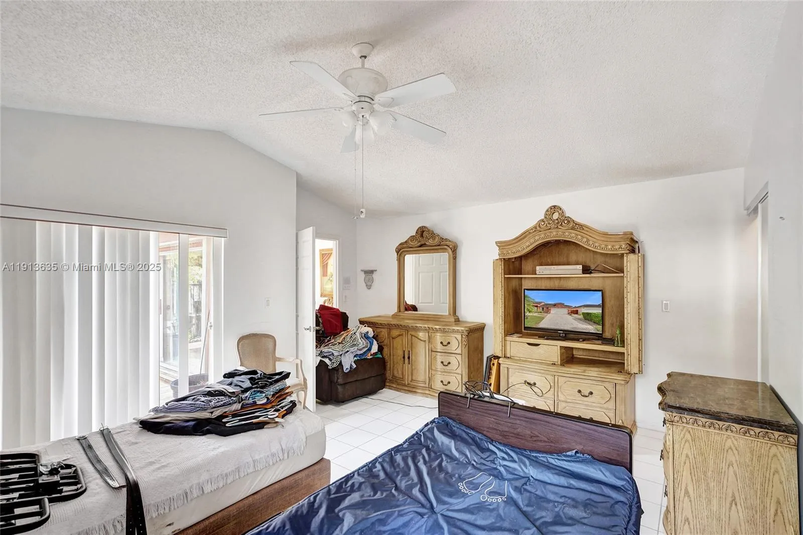 Miami, Florida 33193, United States, 4 Bedrooms Bedrooms, ,2 BathroomsBathrooms,Residential,Active,244815