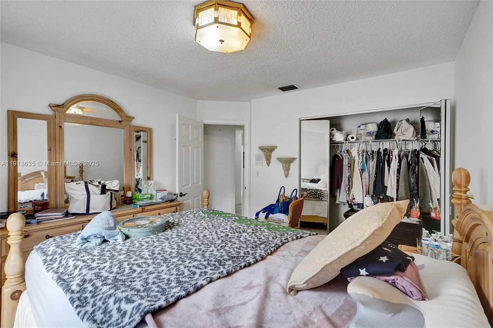 Miami, Florida 33193, United States, 4 Bedrooms Bedrooms, ,2 BathroomsBathrooms,Residential,Active,244815