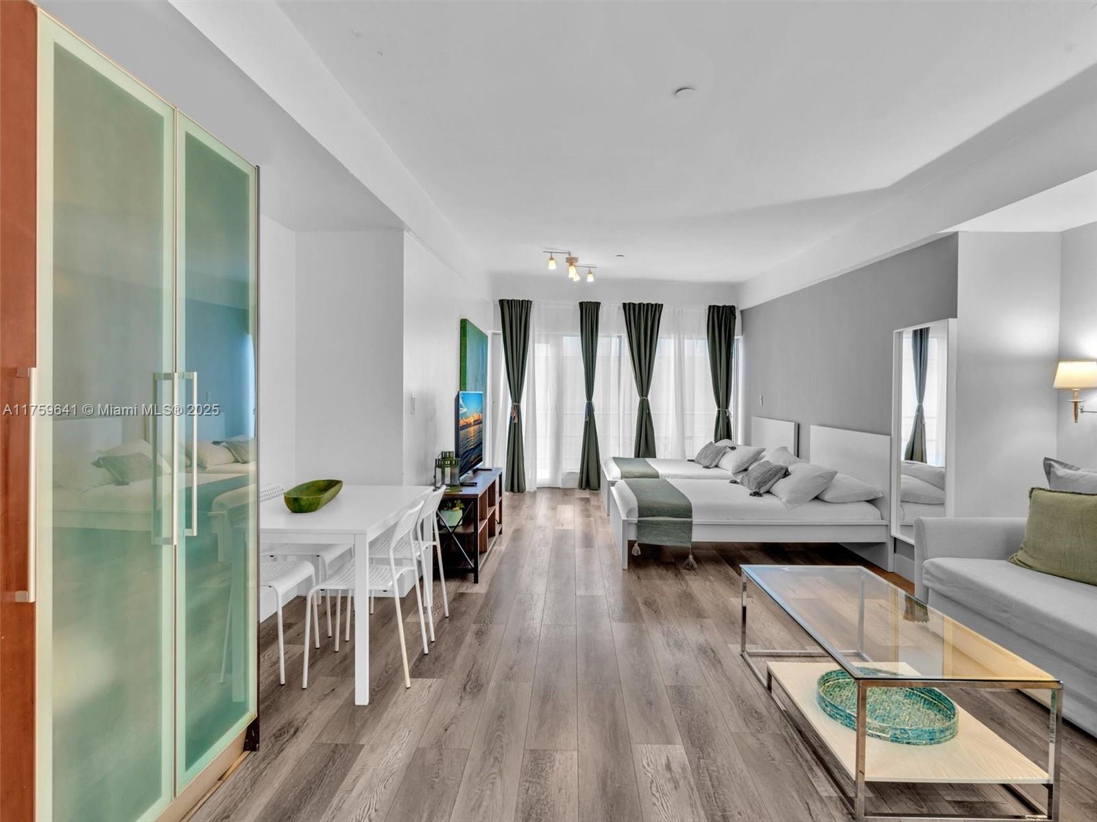 THE STRAND ON OCEAN DRIVE - Residential