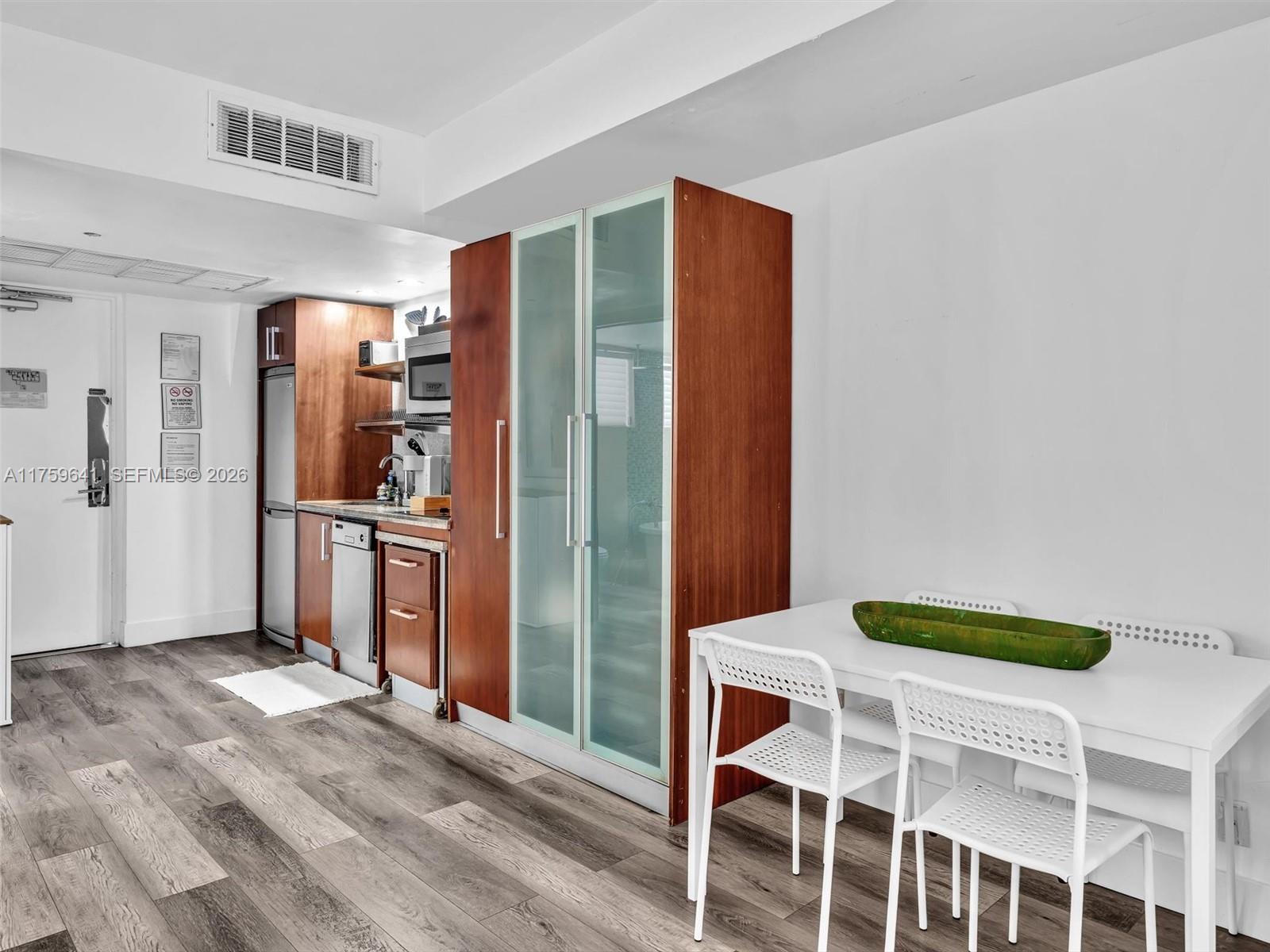 THE STRAND ON OCEAN DRIVE - Residential