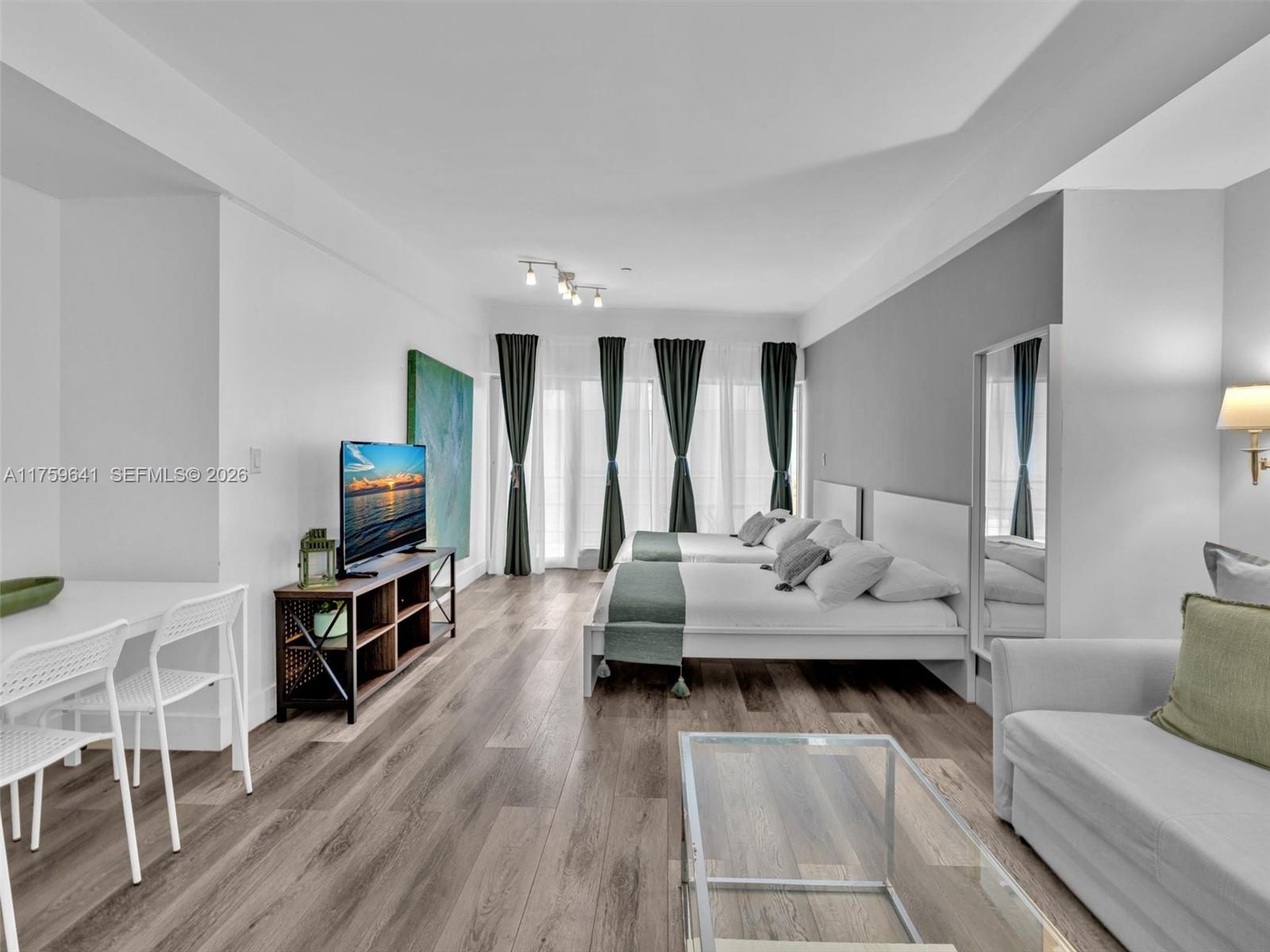 THE STRAND ON OCEAN DRIVE - Residential