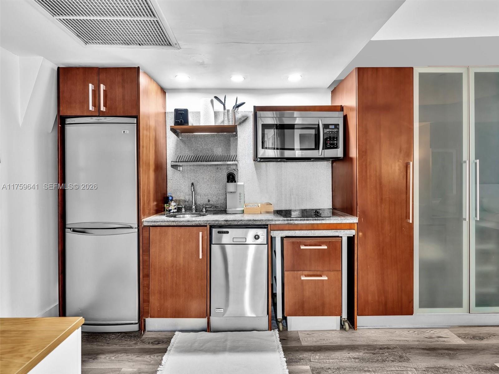 THE STRAND ON OCEAN DRIVE - Residential