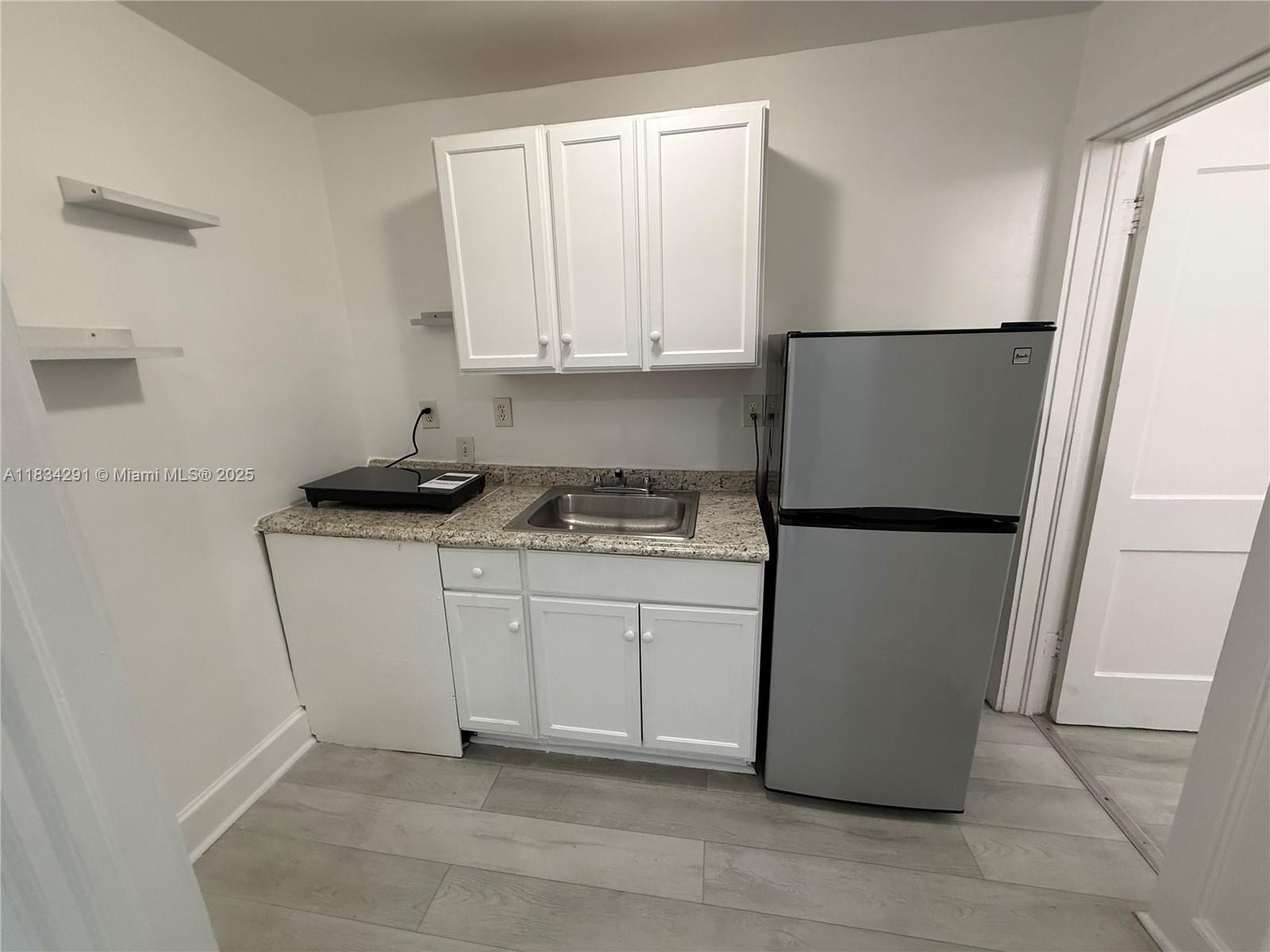 177 NE 50th St 22