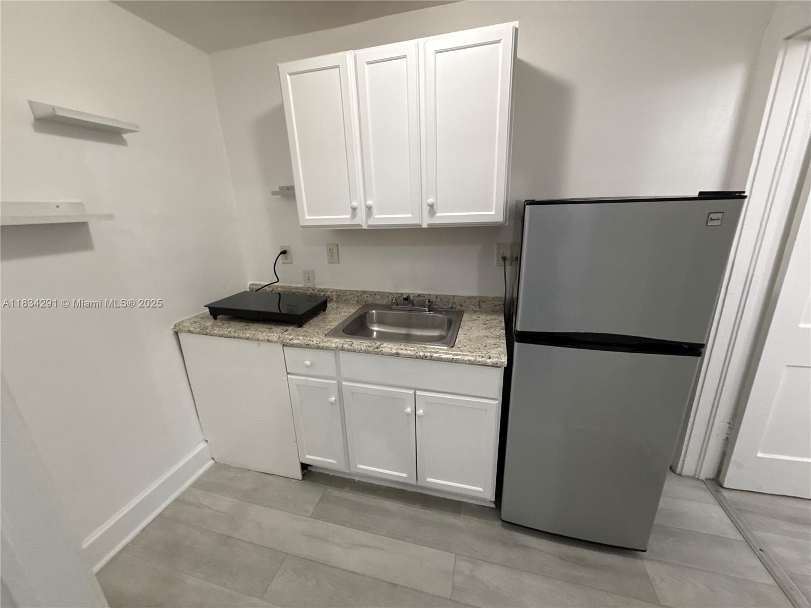 177 NE 50th St 22