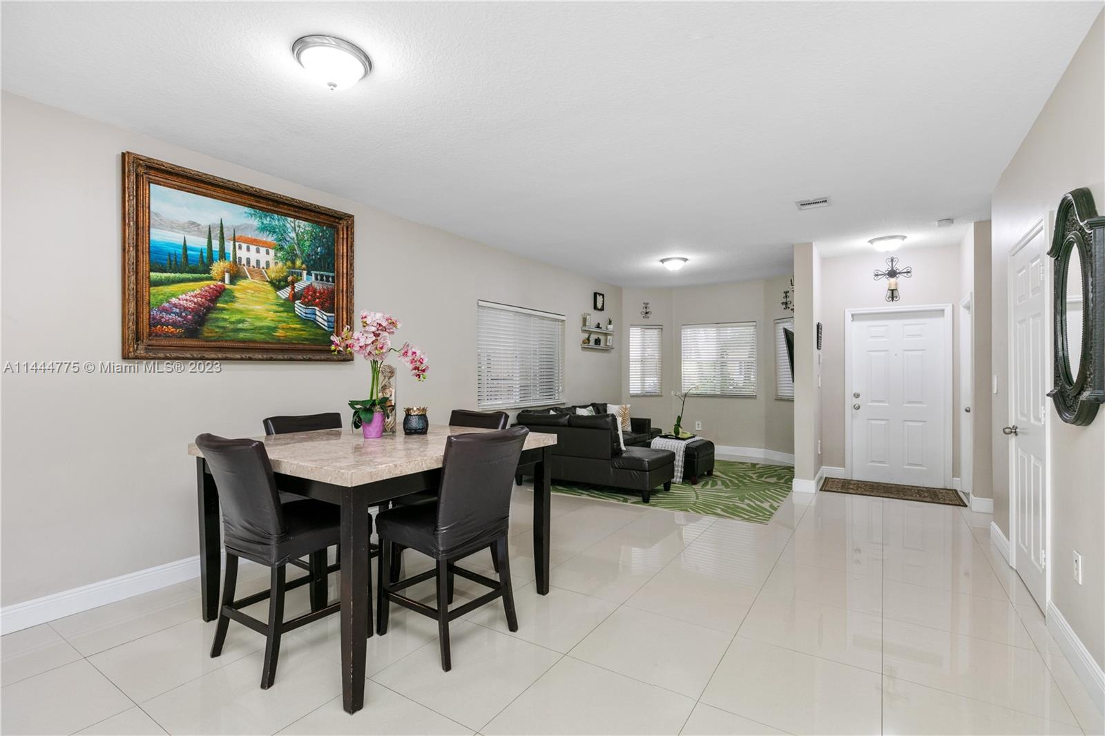 MEGHANS PLACE - Residential