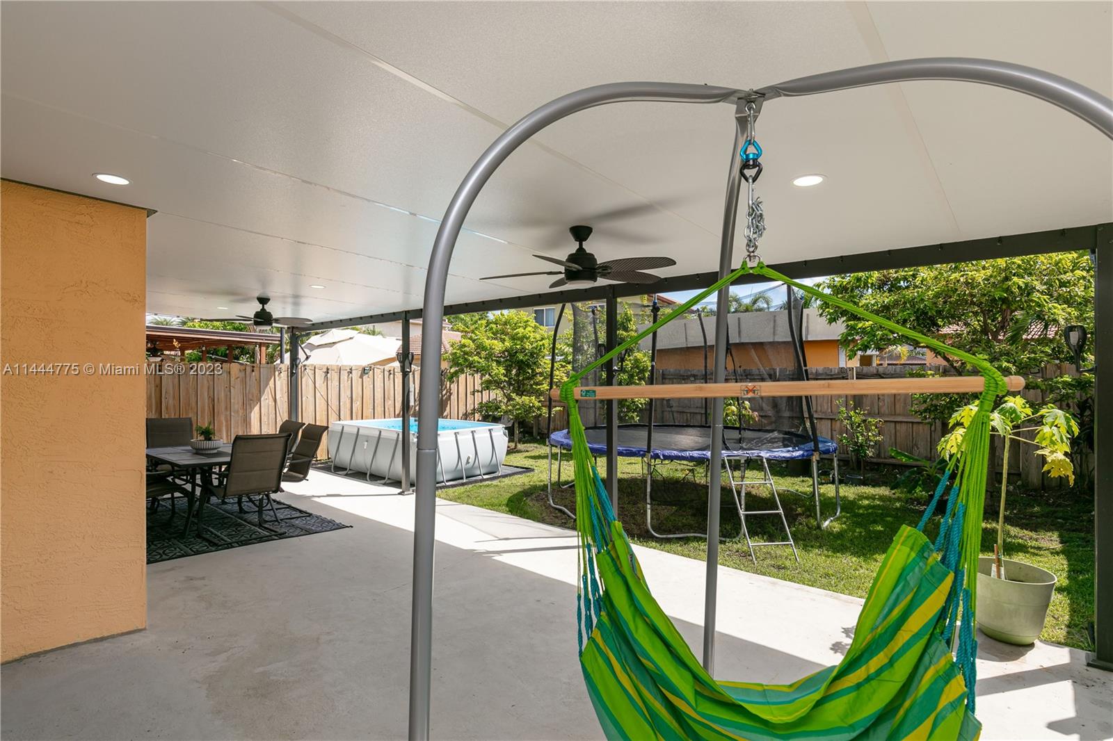 MEGHANS PLACE - Residential