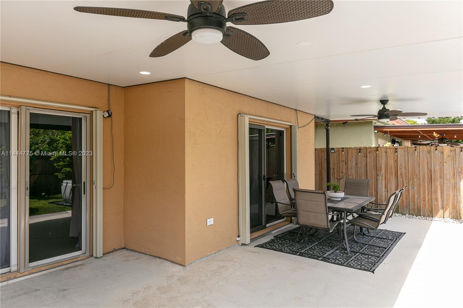 MEGHANS PLACE - Residential