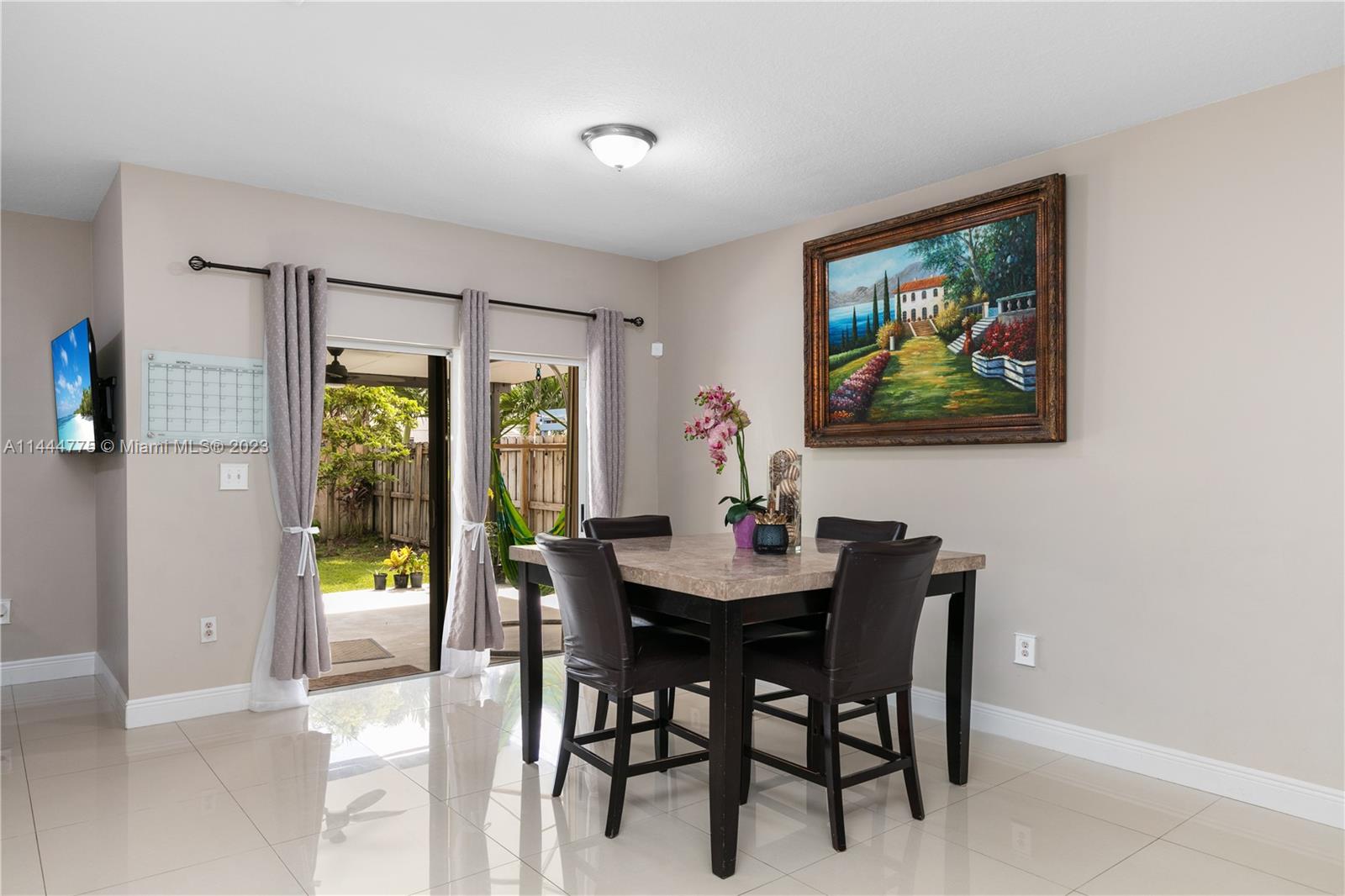 MEGHANS PLACE - Residential