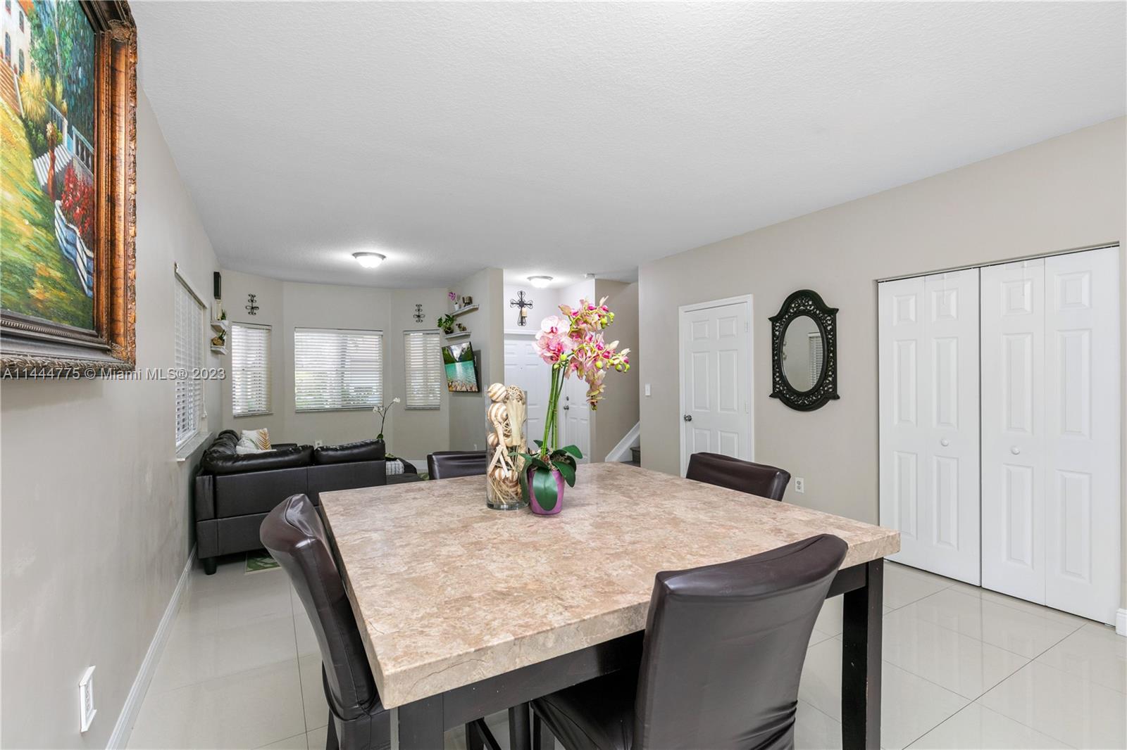 MEGHANS PLACE - Residential