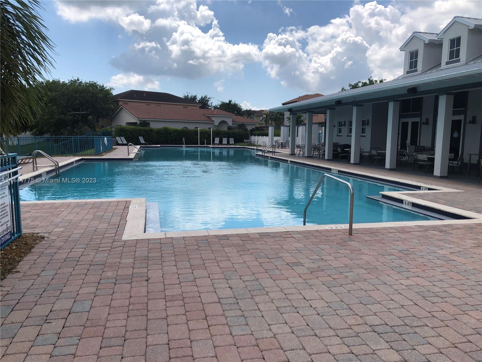 MEGHANS PLACE - Residential