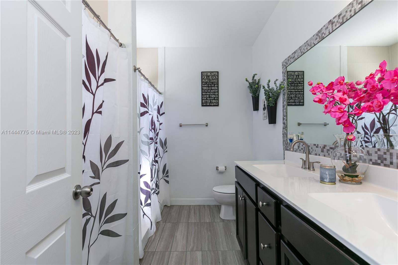 MEGHANS PLACE - Residential