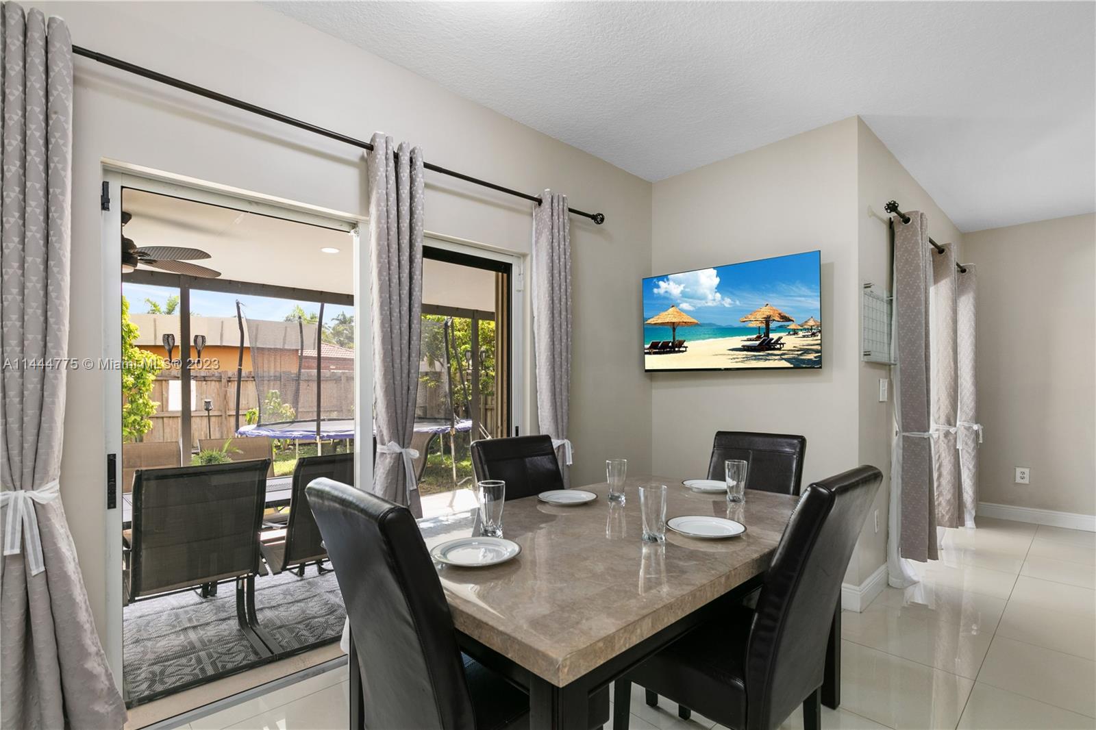 MEGHANS PLACE - Residential