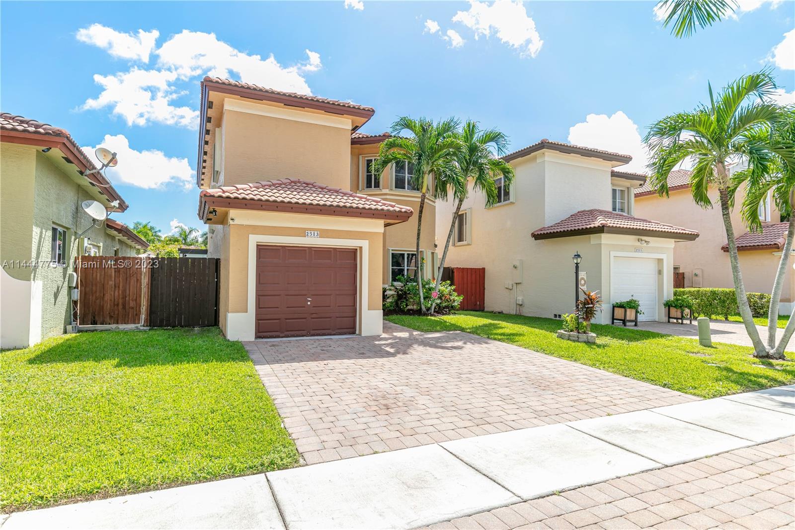 MEGHANS PLACE - Residential