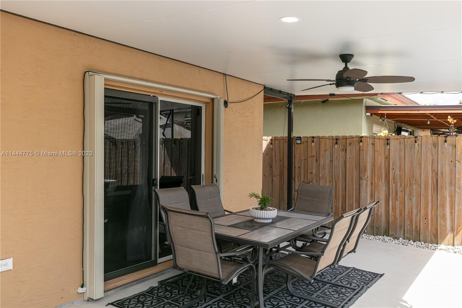 MEGHANS PLACE - Residential