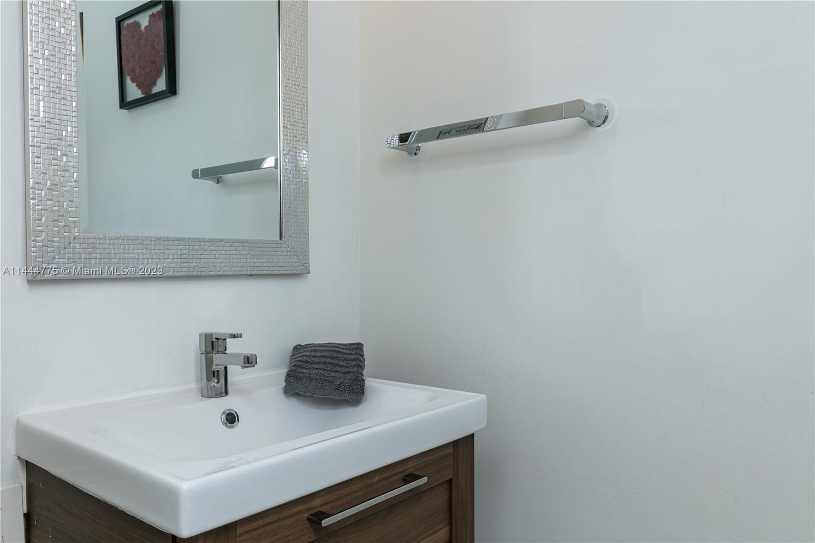 MEGHANS PLACE - Residential