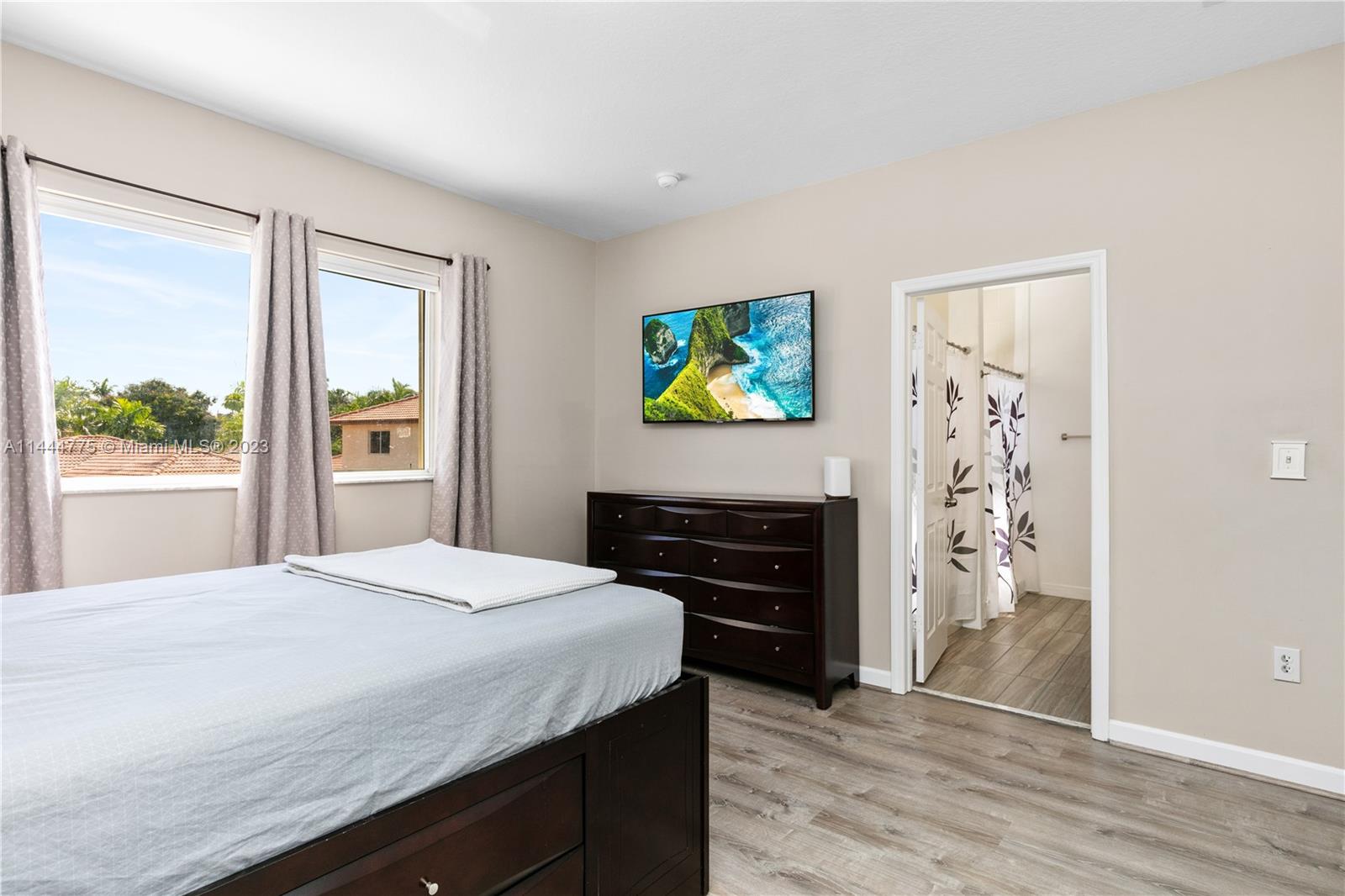 MEGHANS PLACE - Residential