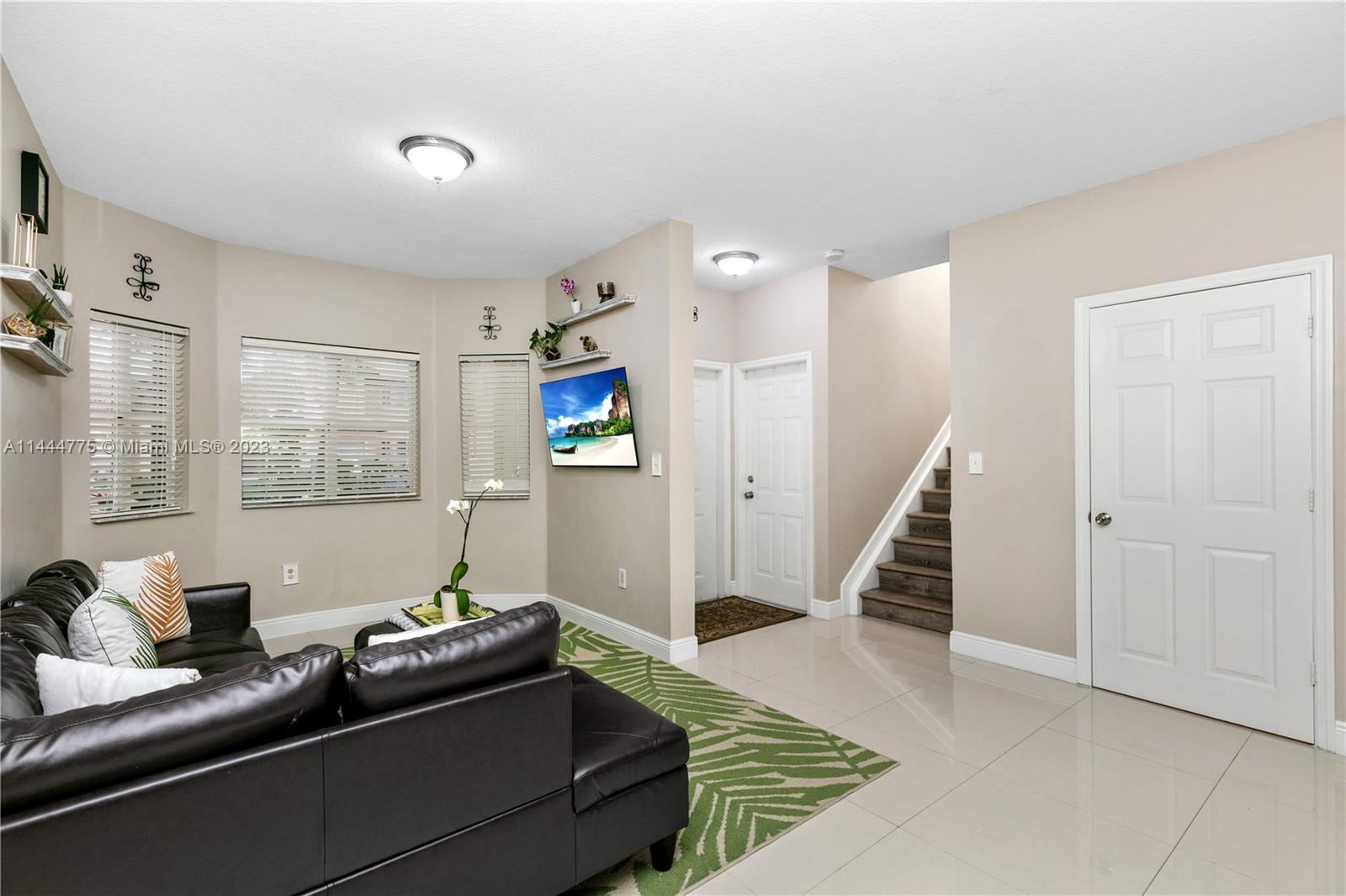 MEGHANS PLACE - Residential