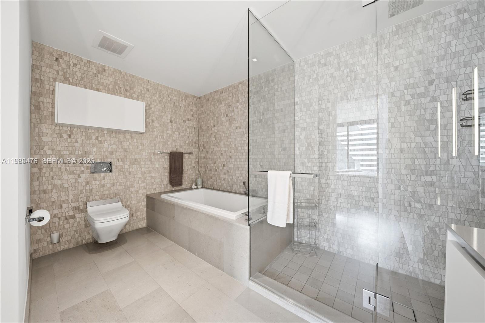 RISE CONDO - Residential Lease