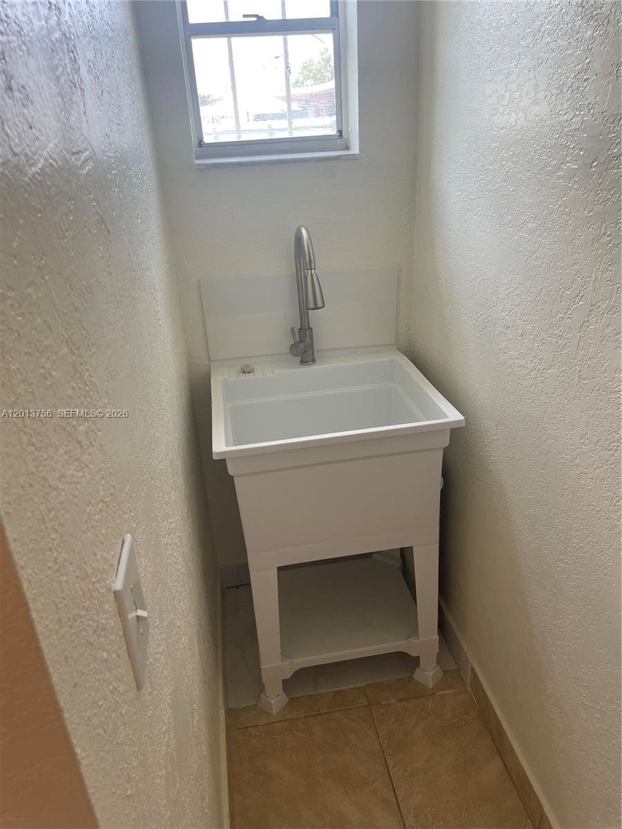 WESTWOOD LAKE 2ND ADDN - Residential Lease