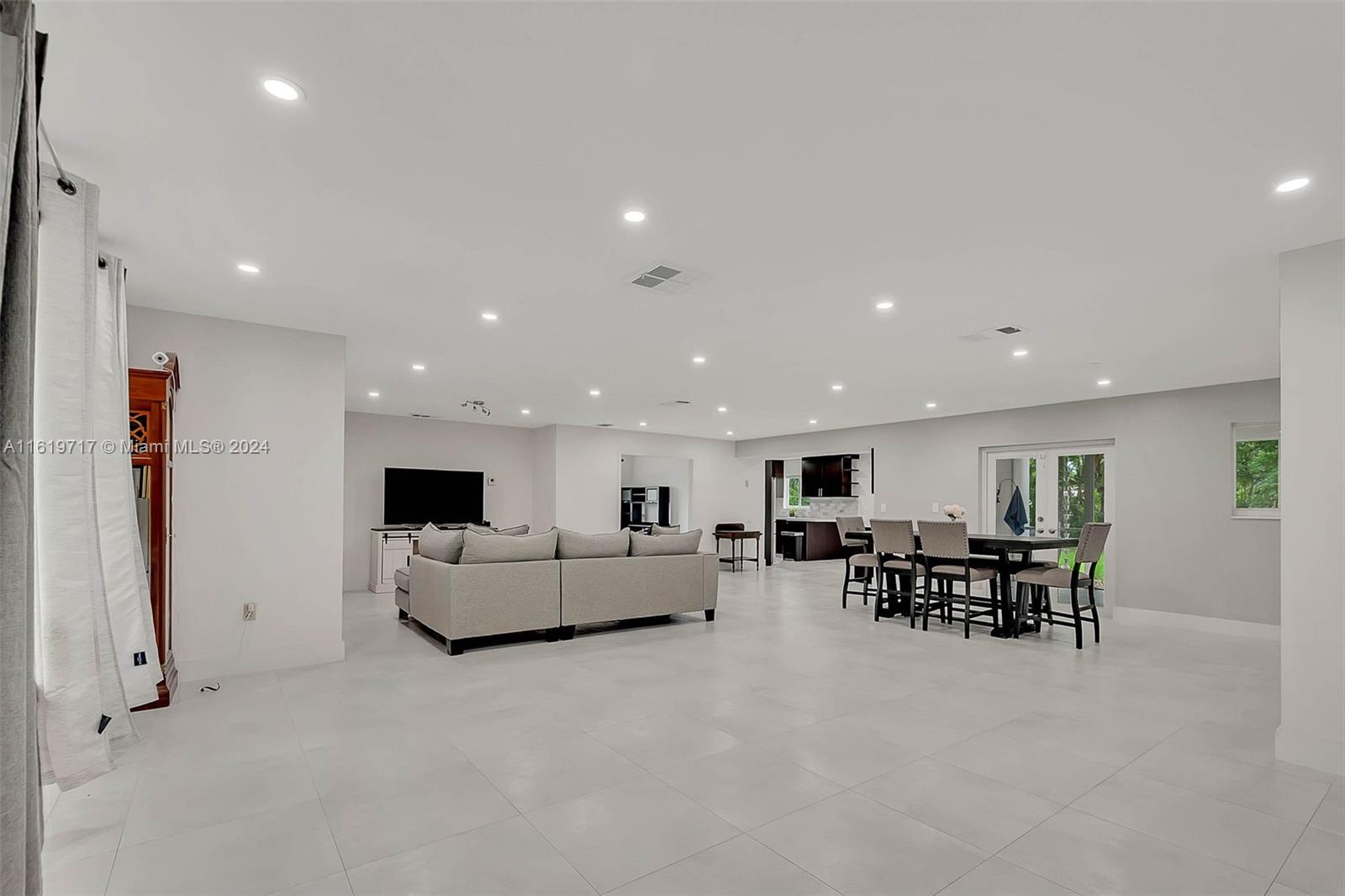 CORAL REEF ESTATES 2ND AD - Residential