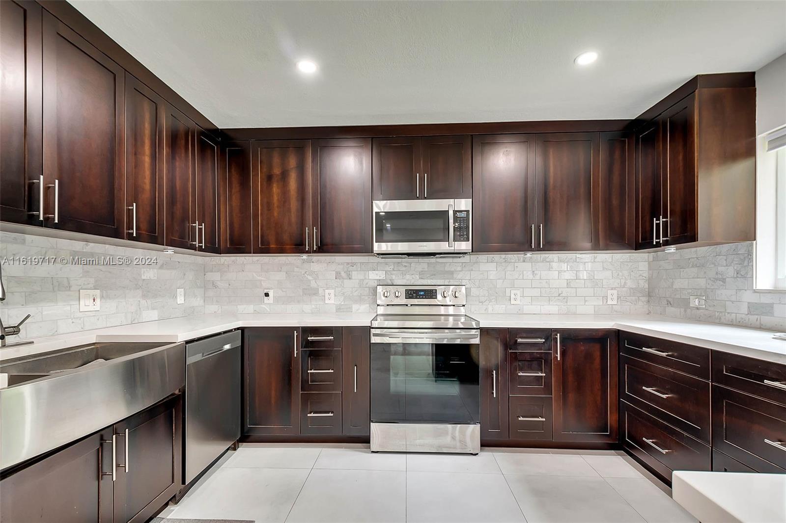 CORAL REEF ESTATES 2ND AD - Residential