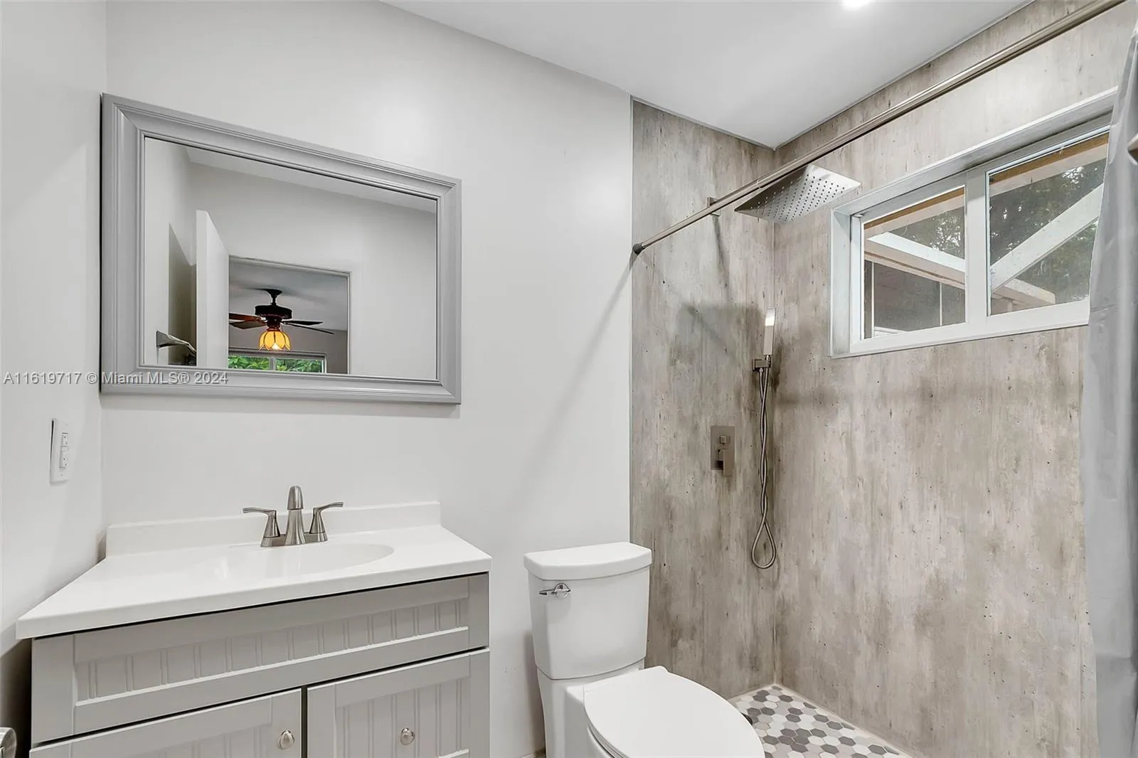 Palmetto Bay, Florida 33157, United States, 4 Bedrooms Bedrooms, ,2 BathroomsBathrooms,Residential,Pending,52836