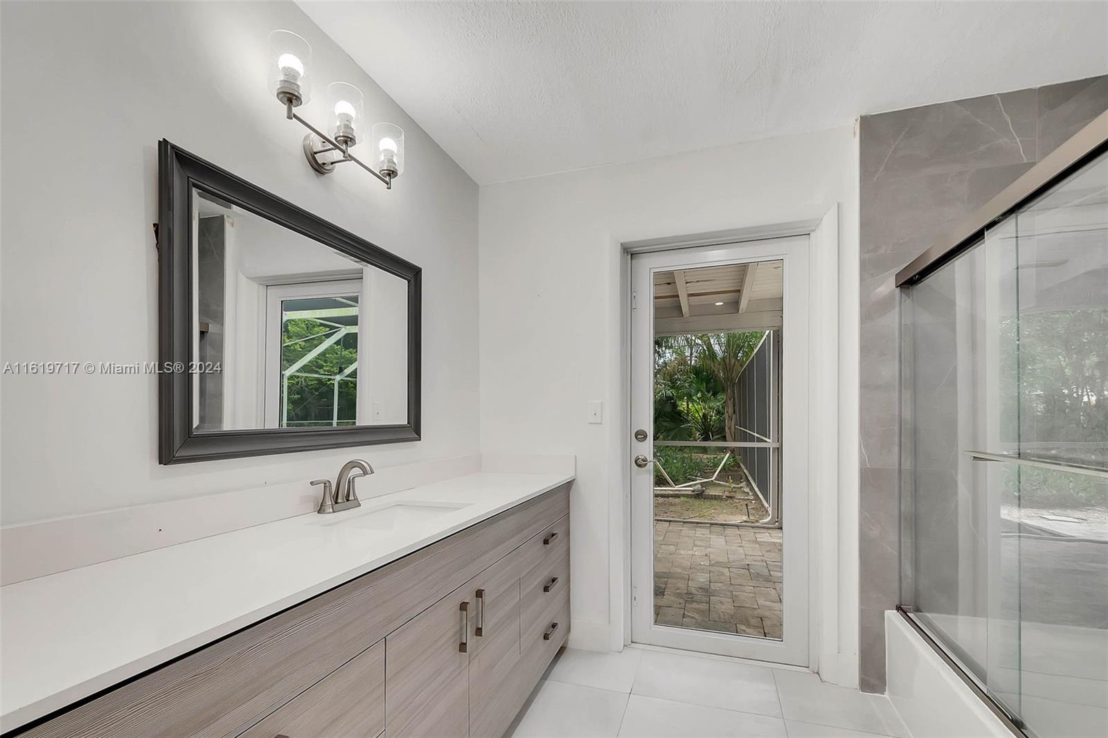 CORAL REEF ESTATES 2ND AD - Residential
