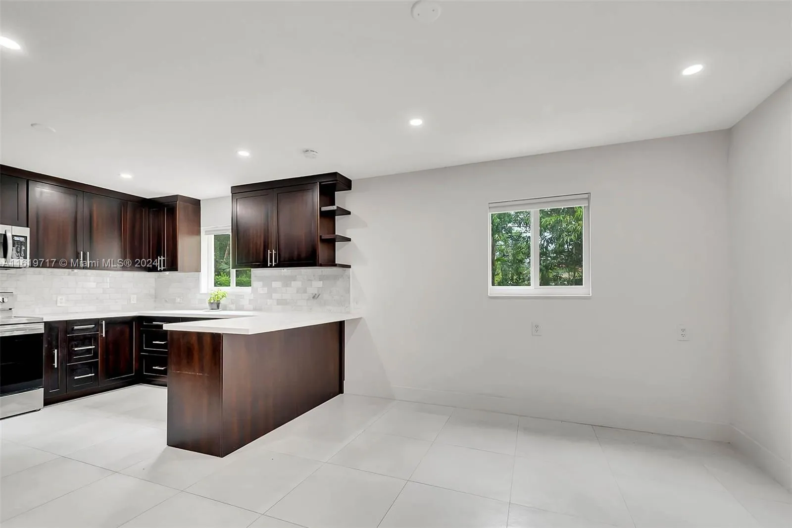 Palmetto Bay, Florida 33157, United States, 4 Bedrooms Bedrooms, ,2 BathroomsBathrooms,Residential,Pending,52836