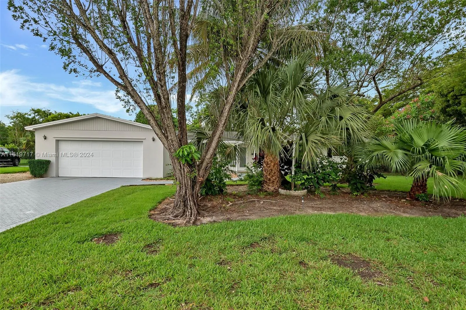 Palmetto Bay, Florida 33157, United States, 4 Bedrooms Bedrooms, ,2 BathroomsBathrooms,Residential,Pending,52836
