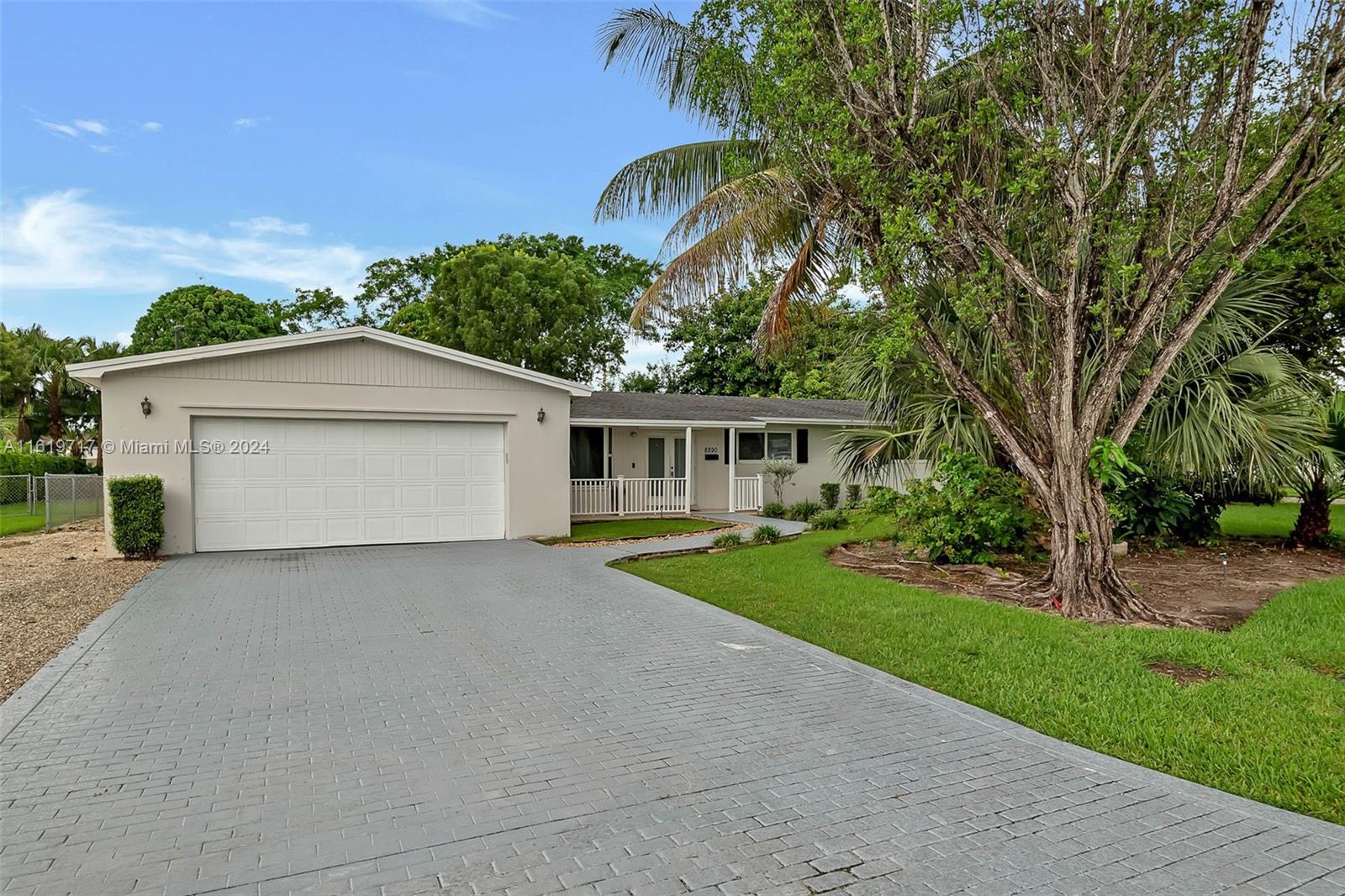 Property for Sale at 8890 Sw 155th Ter, Palmetto Bay, Miami-Dade County, Florida - Bedrooms: 4 
Bathrooms: 2  - $1,025,000