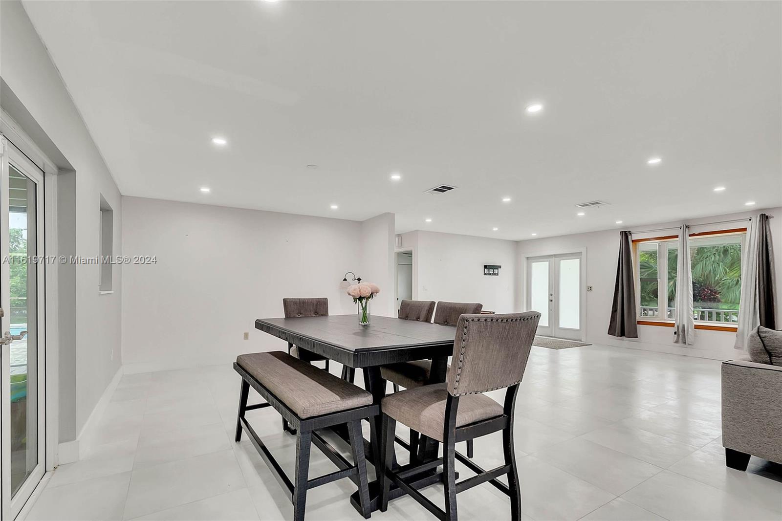 CORAL REEF ESTATES 2ND AD - Residential