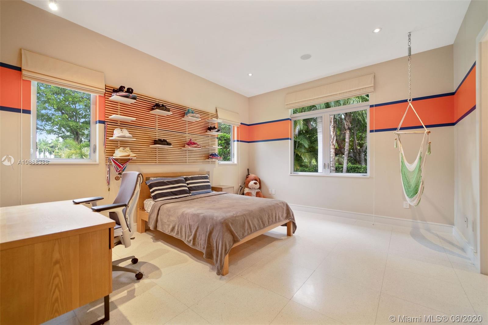 VICTORIA GARDENS - Residential