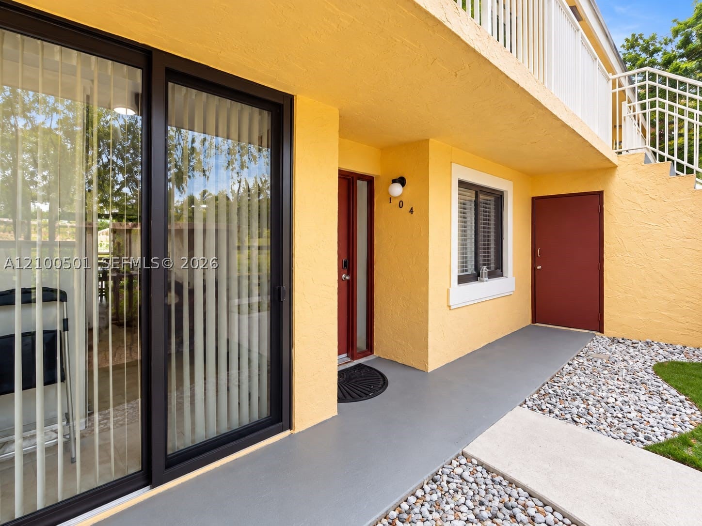 400 NW 214 st 104-22