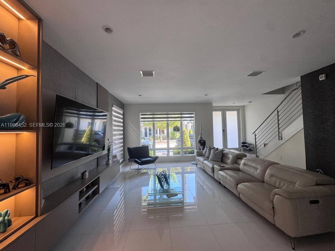 LANDMARK AT DORAL - Residential