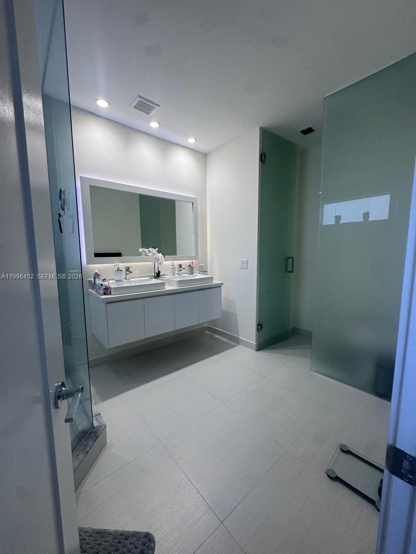 LANDMARK AT DORAL - Residential