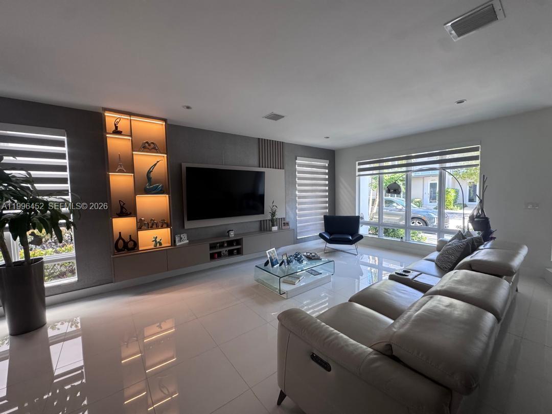 LANDMARK AT DORAL - Residential