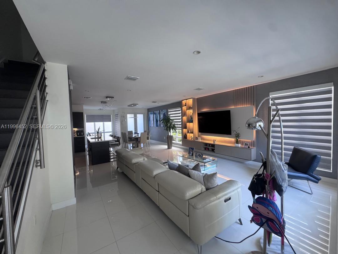 LANDMARK AT DORAL - Residential