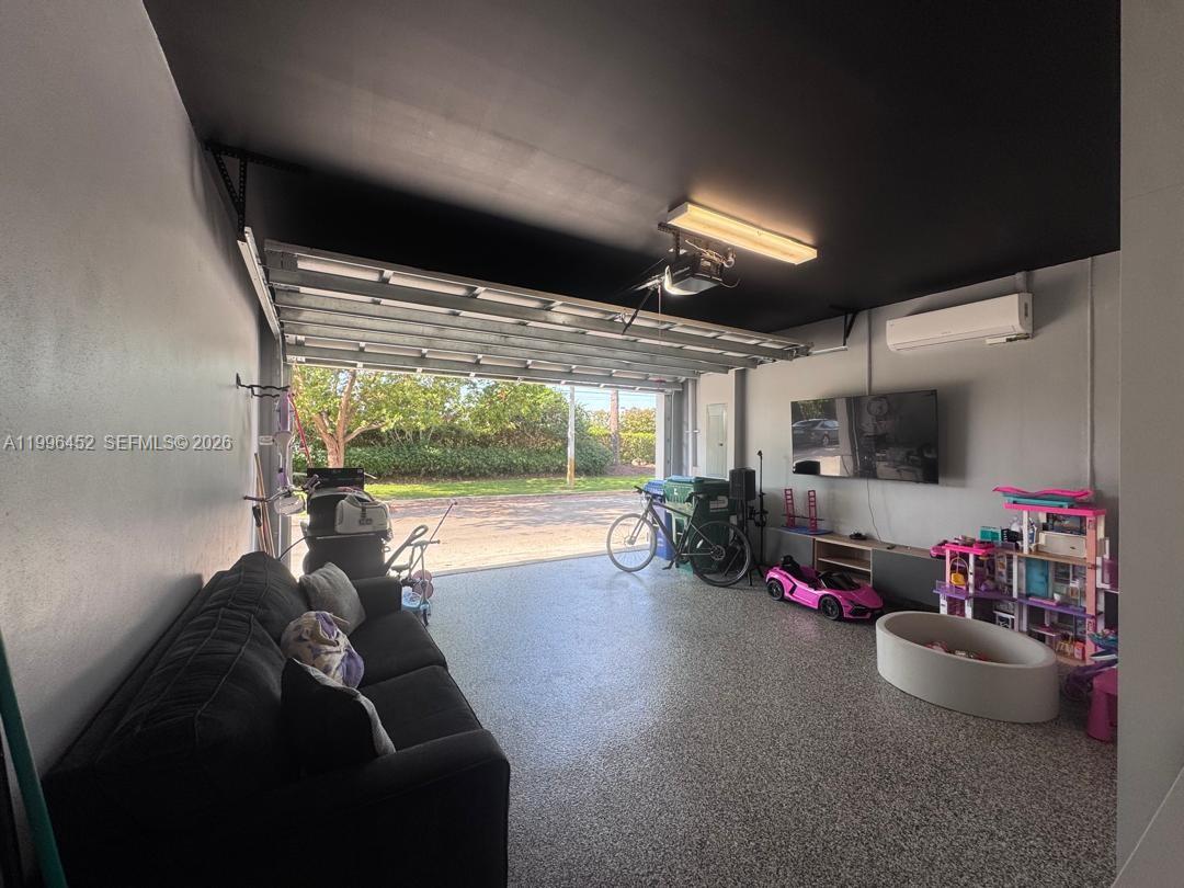 LANDMARK AT DORAL - Residential