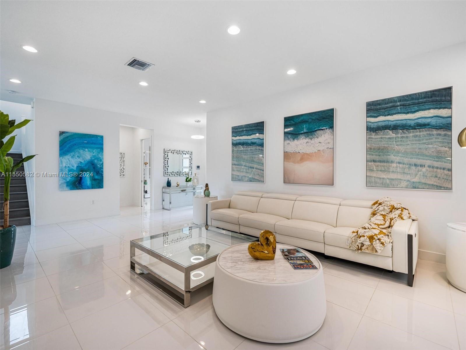 LOTUS PALM - Residential