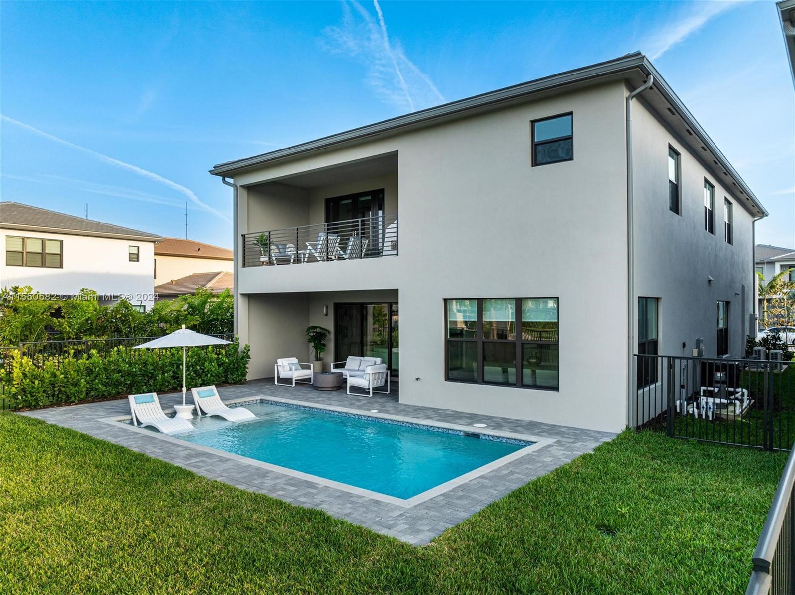 LOTUS PALM - Residential
