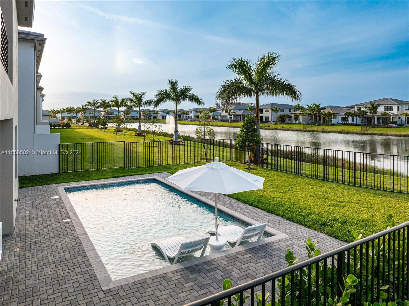 LOTUS PALM - Residential
